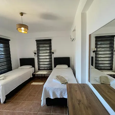 Jiok Vila *